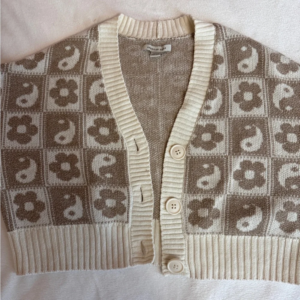 American Eagle Outfitters Beige and Cream Floral Cardigan - Picture 3 of 7